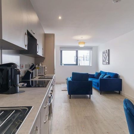 Stunning 2 Bed Apartment In Salford With Views 曼彻斯特 外观 照片