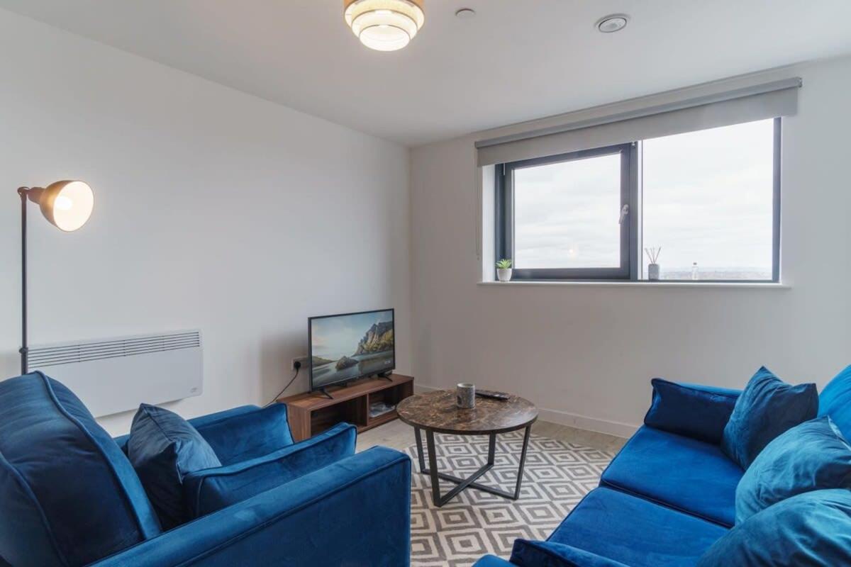 Stunning 2 Bed Apartment In Salford With Views 曼彻斯特 外观 照片